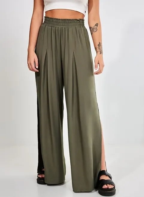 calça pantalona verde com fendas calça pantalona verde com fendas