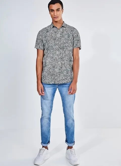 camisa estampa rabiscos geométricos camisa estampa rabiscos geométricos