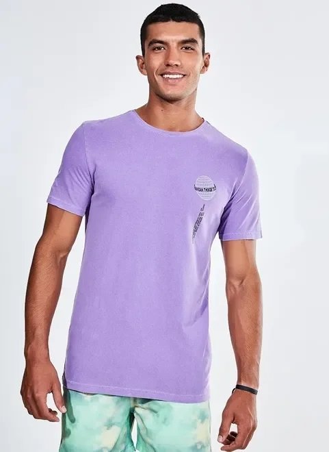 camiseta em malha crepe the world is ours camiseta em malha crepe the world is ours