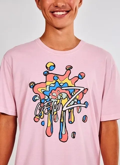 camiseta rosa com estampa colorida gen z camiseta rosa com estampa colorida gen z