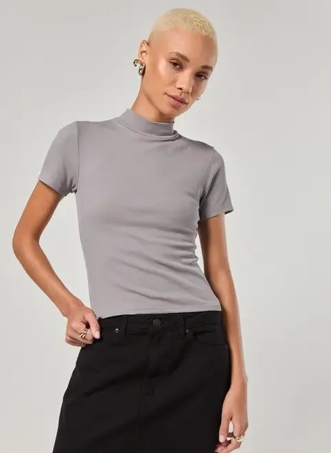 blusa básica de golinha alta blusa básica de golinha alta