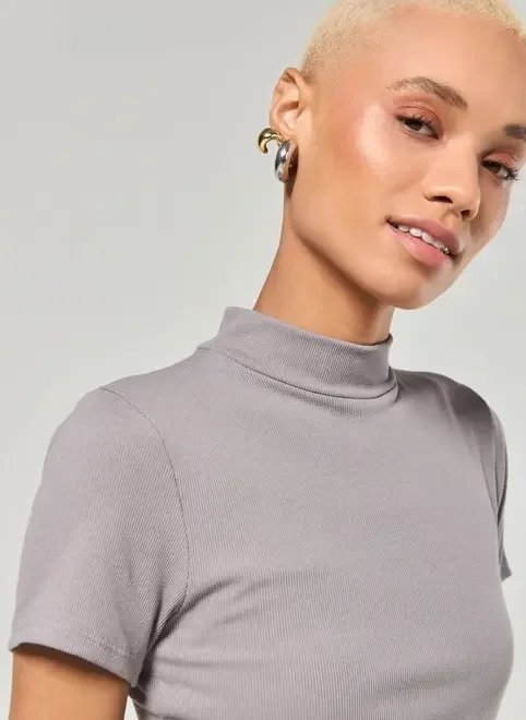 blusa básica de golinha alta blusa básica de golinha alta