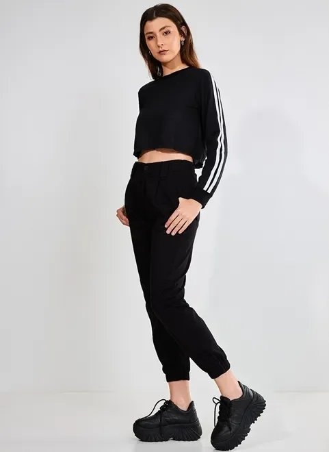 blusa cropped manga comprida em moletinho blusa cropped manga comprida em moletinho