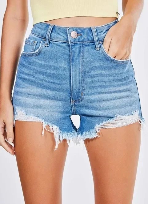 short hot pants com puídos em jeans médio short hot pants com puídos em jeans médio