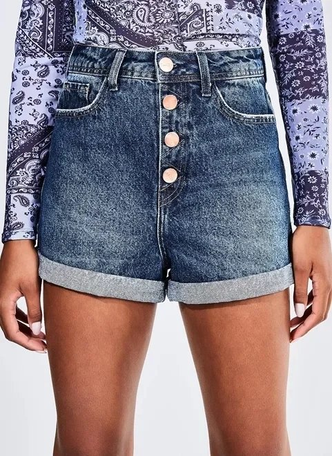 short hot pants com barra dobrada short hot pants com barra dobrada