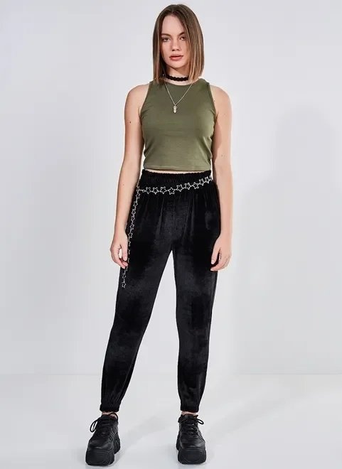 calça jogger preta em plush calça jogger preta em plush