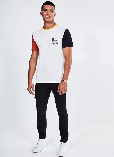 camiseta com mangas e gola coloridas camiseta com mangas e gola coloridas