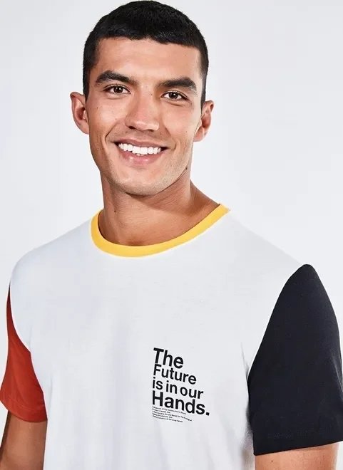 camiseta com mangas e gola coloridas camiseta com mangas e gola coloridas