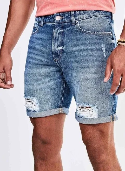 bermuda em jeans escuro com puídos e barra dobrada bermuda em jeans escuro com puídos e barra dobrada
