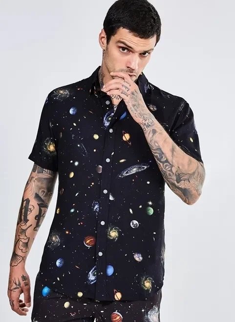 camisa universo em expansão camisa universo em expansão