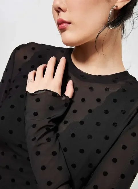 blusa em tule poá flocado blusa em tule poá flocado