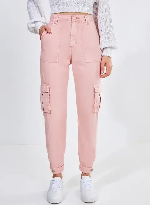 calça jogger em sarja com bolsos cargo calça jogger em sarja com bolsos cargo