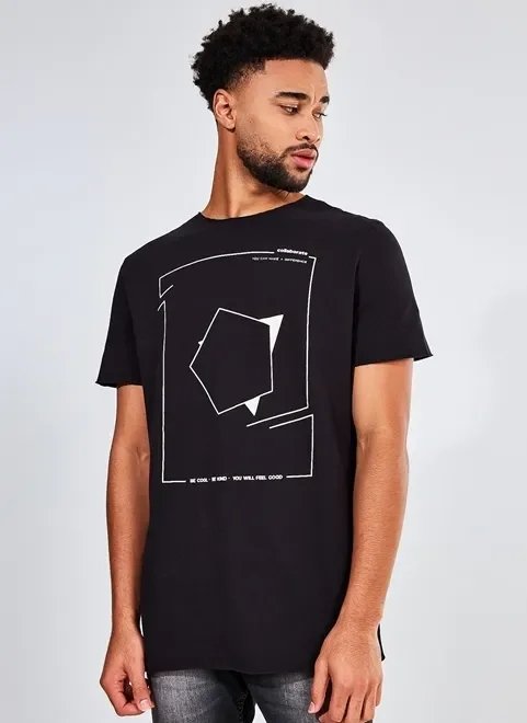 camiseta gola canoa com estampa geométrica camiseta gola canoa com estampa geométrica