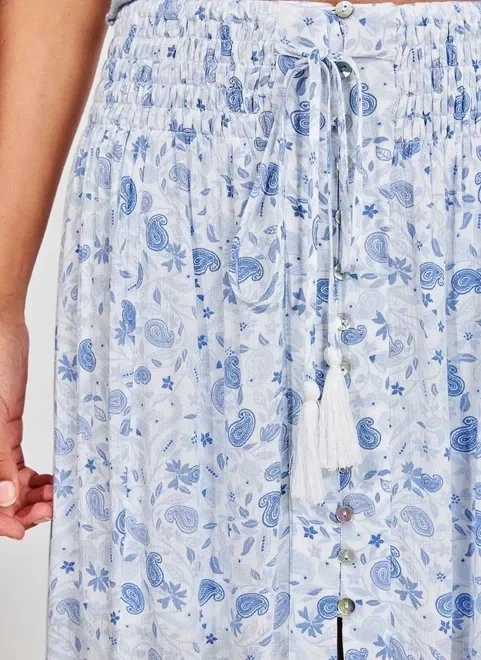 saia longa com estampa paisley branca e azul saia longa com estampa paisley branca e azul
