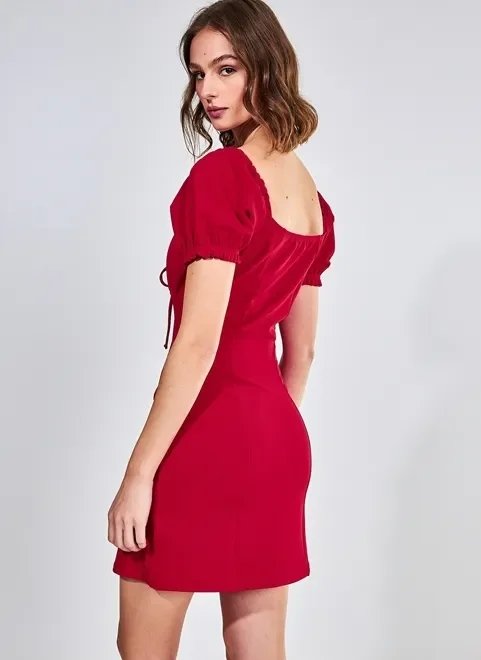 vestido vermelho com manga bufante e amarração vestido vermelho com manga bufante e amarração