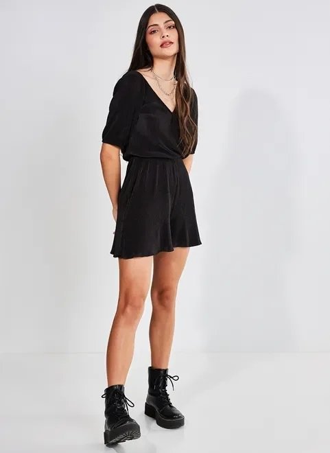 macaquinho com decote transpassado macaquinho com decote transpassado