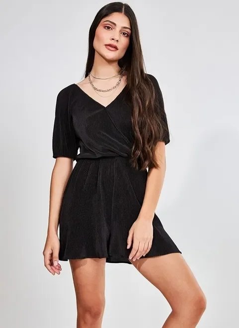 macaquinho com decote transpassado macaquinho com decote transpassado