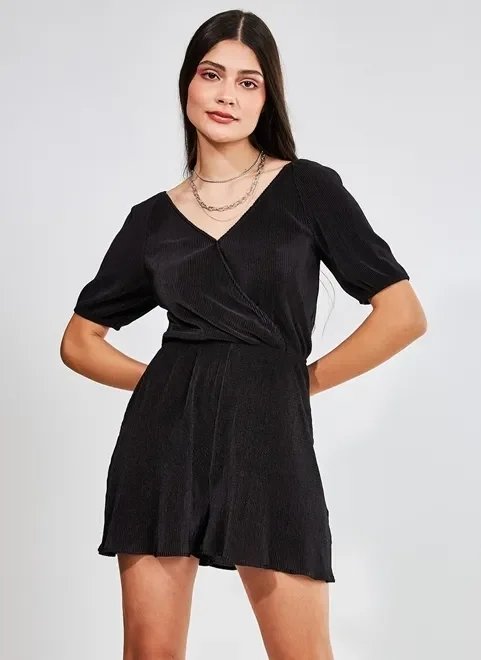 macaquinho com decote transpassado macaquinho com decote transpassado