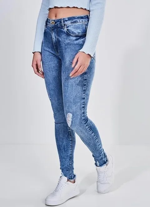 calça skinny cintura média em jeans calça skinny cintura média em jeans