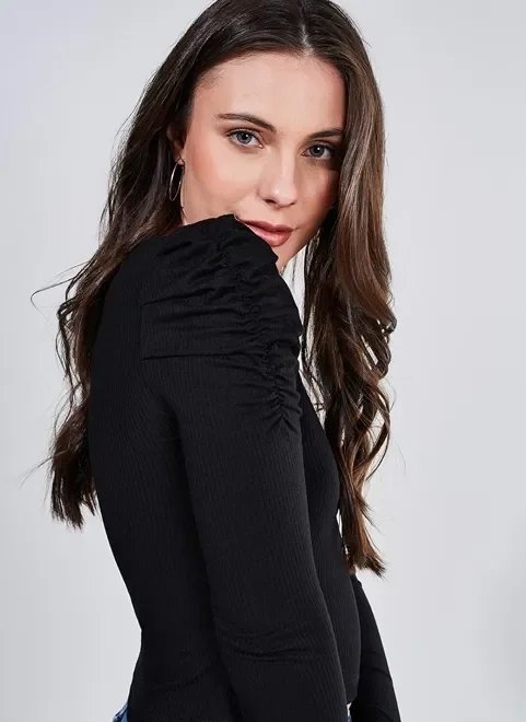 blusa preta com manga longa e bufante blusa preta com manga longa e bufante