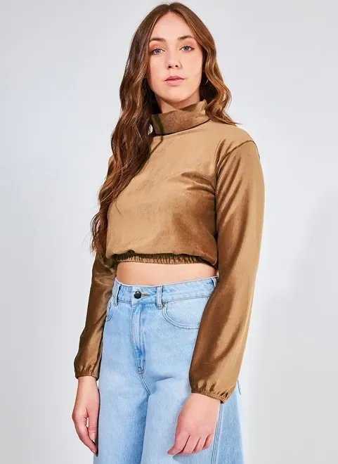 blusa cropped em veludo com gola alta blusa cropped em veludo com gola alta