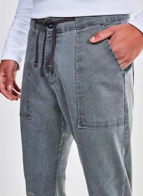 calça skinny em sarja calça skinny em sarja