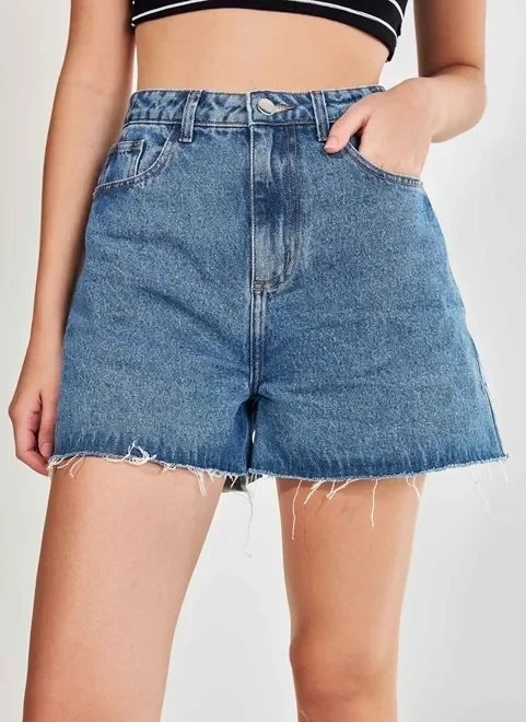 short mom em jeans médio short mom em jeans médio