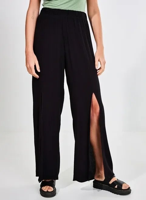 calça pantalona com fenda calça pantalona com fenda