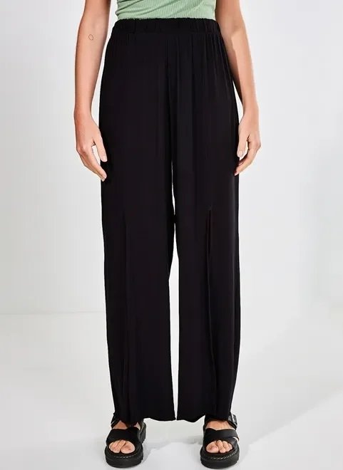 calça pantalona com fenda calça pantalona com fenda