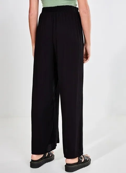 calça pantalona com fenda calça pantalona com fenda