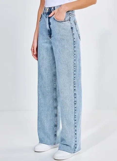 calça reta oversized com barra cortada calça reta oversized com barra cortada