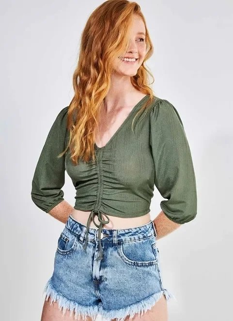 blusa cropped com manga bufante e amarração blusa cropped com manga bufante e amarração