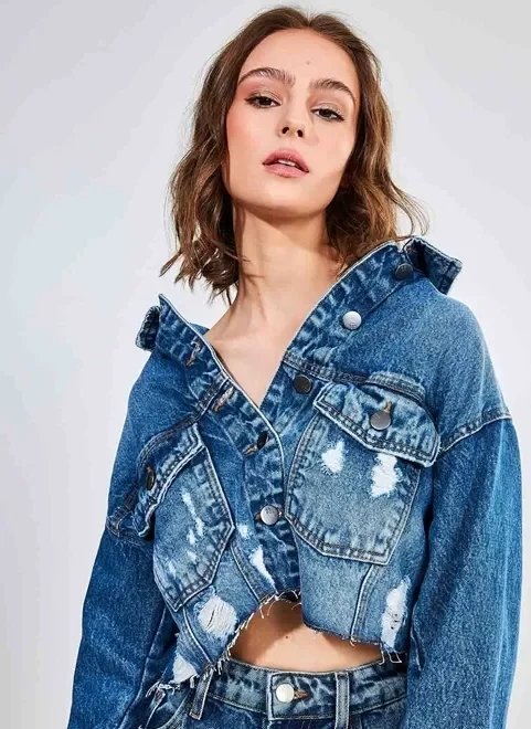 jaqueta jeans cropped com puídos jaqueta jeans cropped com puídos
