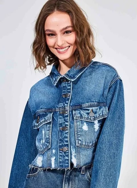 jaqueta jeans cropped com puídos jaqueta jeans cropped com puídos