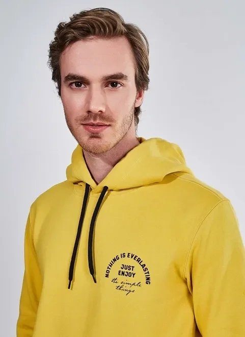 moletom amarelo com capuz moletom amarelo com capuz