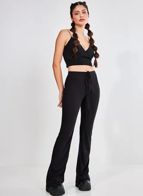 regata cropped em malha texturizada regata cropped em malha texturizada