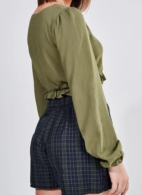 blusa cropped larguinha verde militar blusa cropped larguinha verde militar