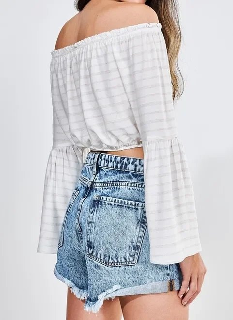 camisa cropped ombro a ombro com manga sino camisa cropped ombro a ombro com manga sino