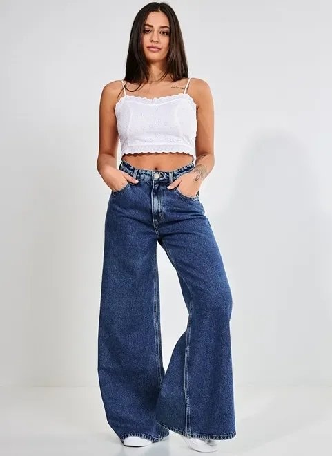 top cropped de broderie branco top cropped de broderie branco