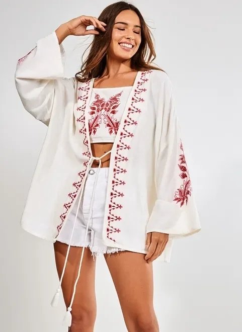 kimono off-white com bordado vermelho kimono off-white com bordado vermelho