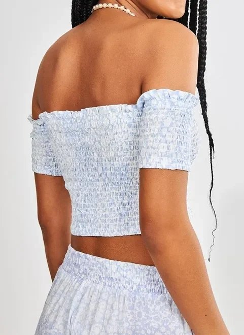 cropped lastex com flores azulzinhas cropped lastex com flores azulzinhas