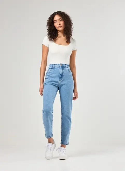calça mom jeans claro calça mom jeans claro