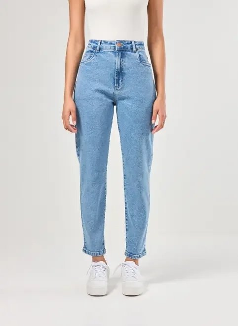 calça mom jeans claro calça mom jeans claro
