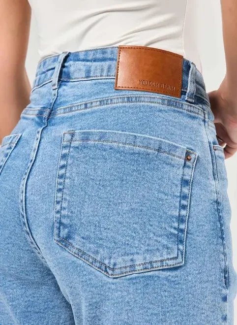 calça mom jeans claro calça mom jeans claro