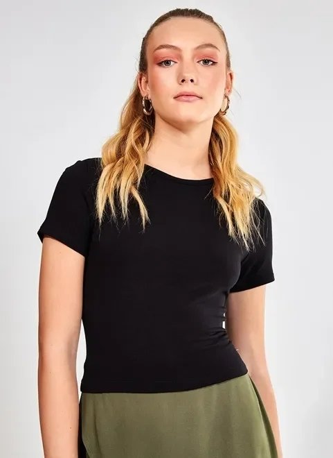 blusa com amarração nas costas blusa com amarração nas costas