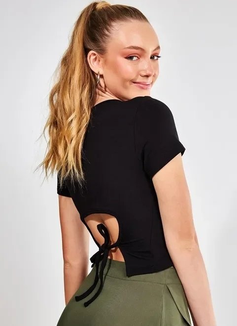 blusa com amarração nas costas blusa com amarração nas costas