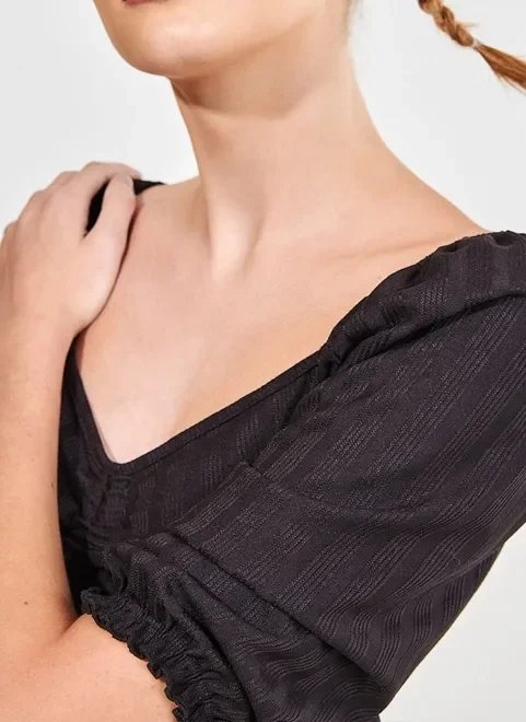 blusa cropped manga bufante e amarração na frente blusa cropped manga bufante e amarração na frente