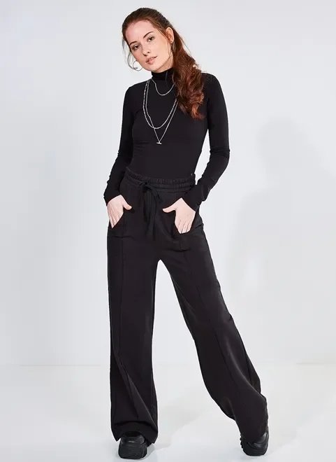 blusa cropped com golinha alta e manga longa blusa cropped com golinha alta e manga longa