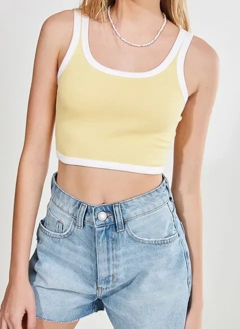 top cropped com viés contrastante top cropped com viés contrastante