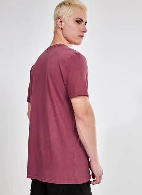 camiseta alongada vinho estampa geométrica camiseta alongada vinho estampa geométrica